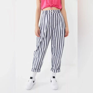 URBAN OUTFITTERS | Percy Pleated High-Rise Tapered Pant | 2